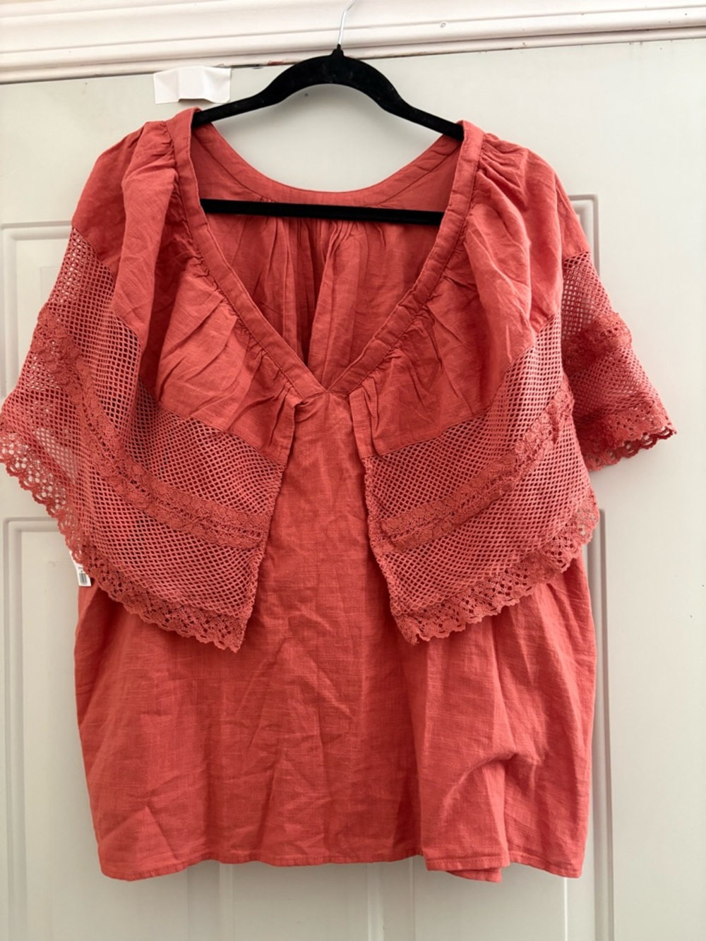 Old Navy Coral Lace-Trim Cropped Top